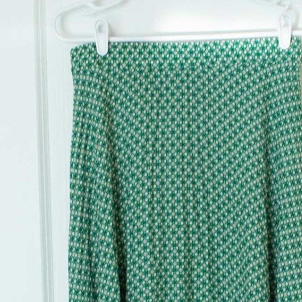 (Women's Medium) Fun green maxi skirt 💚